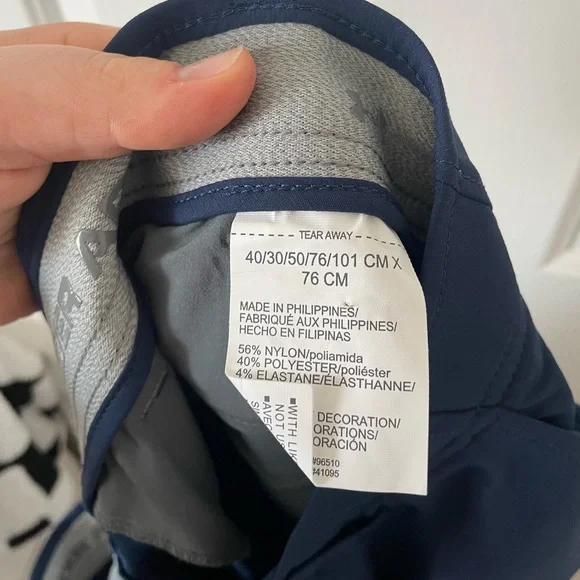 Sleek and Stylish: Under Armor Tapered Pants 0360 - Picture 8 of 9